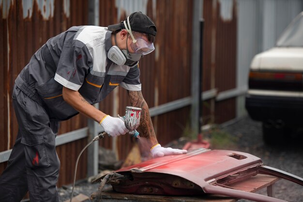 Jak skutecznie naprawić uszkodzenia karoserii spowodowane korozją?